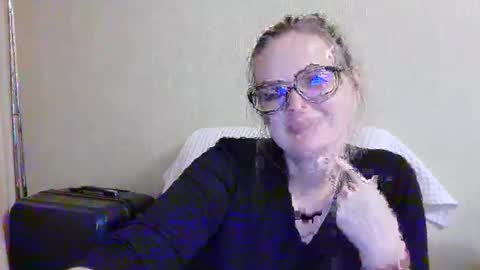 Snapshot of emma_misty_ chatting on September 25, 6:06 pm emma_misty_ online show from September 25, 6:06 pm
