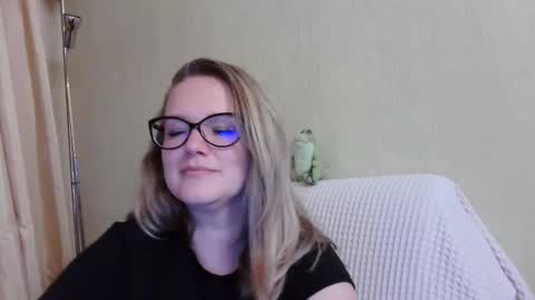 Snapshot of emma_misty_ chatting on September 23, 4:16 pm emma_misty_ online show from September 23, 4:16 pm
