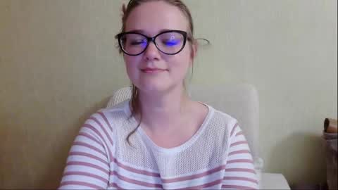 Snapshot of emma_misty_ chatting on October 16, 5:48 pm emma_misty_ online show from October 16, 5:48 pm