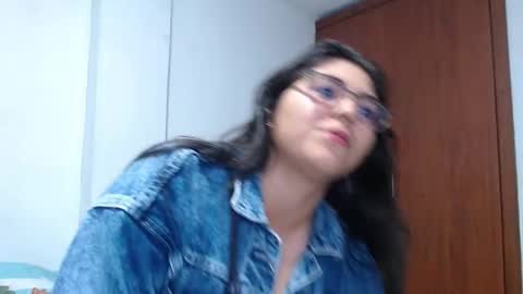 emma nicols online show from January 15, 12:11 pm