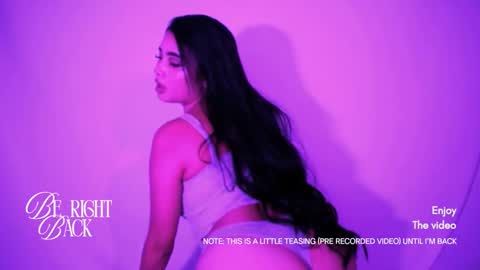 emma_whitee_ online show from December 2, 1:35 pm