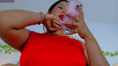 Snapshot of emmacrush chatting on October 17, 9:51 pm Welcome Im yosein Your love is my passion activate it with your tips and enjoy with me online show from October 17, 9:51 pm