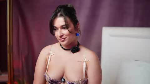  Emma  online show from July 14, 8:35 pm