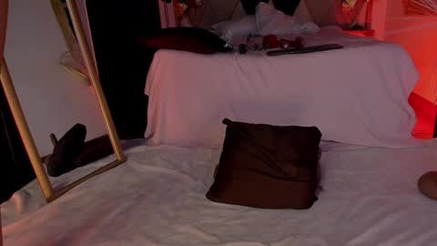 Emma Duque online show from February 22, 10:32 pm