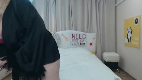 emmaellison924117 online show from May 28, 6:44 am