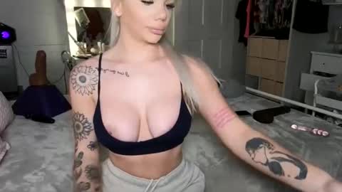 emmagray01 online show from March 9, 10:52 am