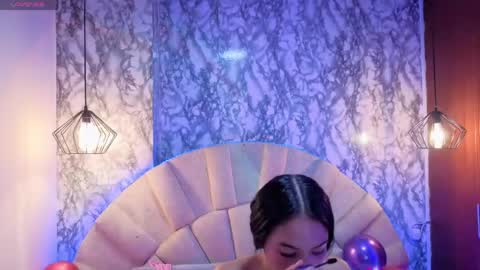   online show from May 8, 11:24 am