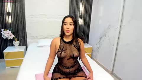 emmathompson__ online show from March 24, 2:06 am