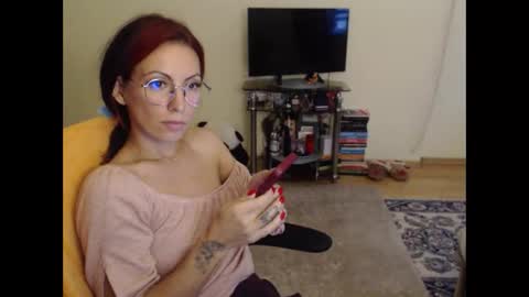 Snapshot of emmatoo95 chatting on October 7, 2:54 pm Emmatoo online show from October 7, 2:54 pm