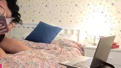 Emma online show from February 17, 8:30 pm