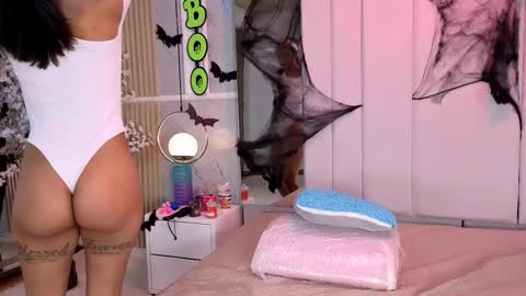 Snapshot of emmawilliams_2 chatting on October 11, 6:07 am emmawilliams_2 online show from October 11, 6:07 am