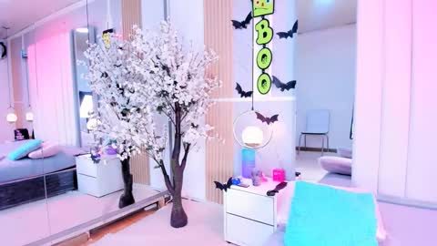 Snapshot of emmawilliams_2 chatting on October 7, 7:57 am emmawilliams_2 online show from October 7, 7:57 am