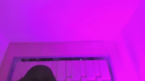 Snapshot of emmily_savage chatting on September 9, 11:43 am online show from September 9, 11:43 am