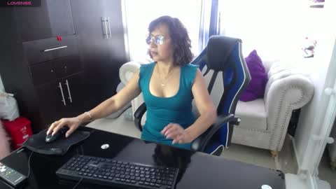 Emmily online show from January 14, 9:20 pm