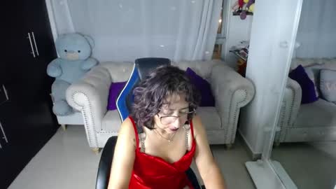 Emmily online show from February 6, 12:00 am