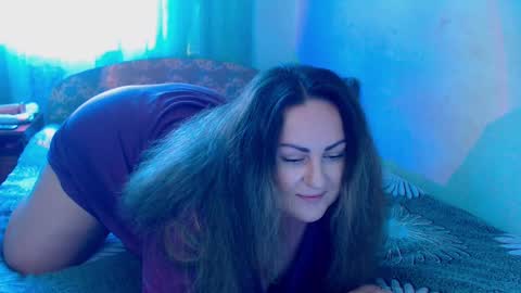 Snapshot of emmyxotty chatting on December 14, 9:40 am Emmy online show from December 14, 9:40 am