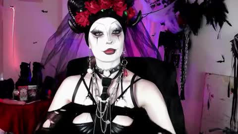 Morrigan online show from March 14, 11:33 am