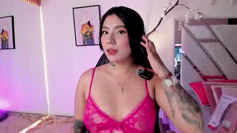 Emy Williams online show from July 7, 6:32 pm