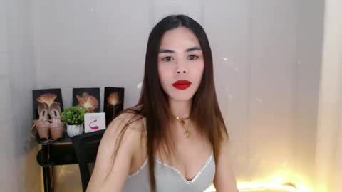 enchantress_mia03 online show from May 16, 9:45 am