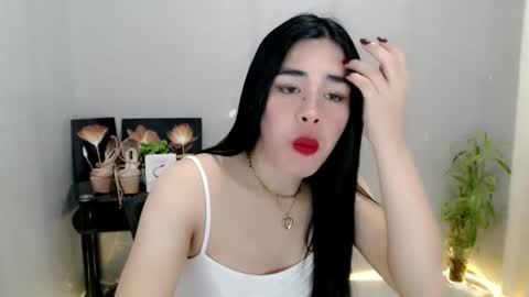 enchantress_mia03 online show from June 4, 7:29 pm
