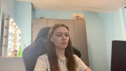 Lily online show from March 23, 2:07 am