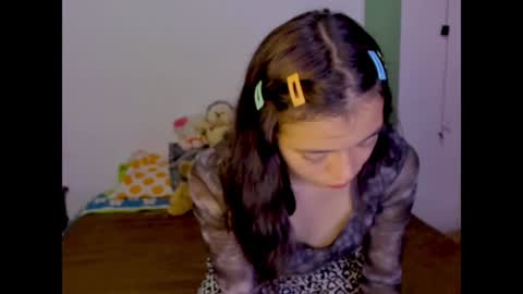 Snapshot of erea_77 chatting on December 4, 9:46 pm Erea online show from December 4, 9:46 pm