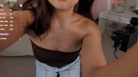 erika_kim online show from April 17, 7:32 am