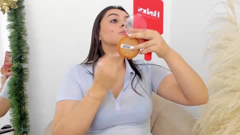 Snapshot of erika_mendez1 chatting on December 27, 8:28 pm Erika Mendez online show from December 27, 8:28 pm