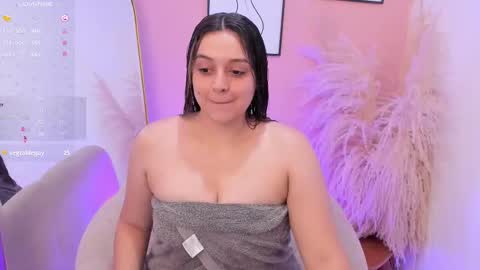 Snapshot of erika_mendez1 chatting on October 6, 8:02 pm Erika Mendez online show from October 6, 8:02 pm