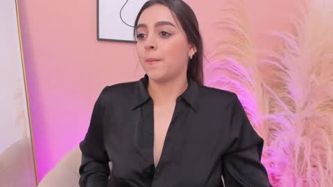 Snapshot of erika_mendez1 chatting on January 11, 8:32 pm Erika Mendez online show from January 11, 8:32 pm