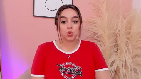 Snapshot of erika_mendez1 chatting on February 27, 8:09 pm Erika Mendez online show from February 27, 8:09 pm