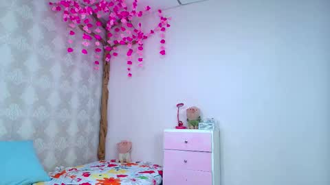 Snapshot of erline_worn chatting on September 15, 2:58 pm eline online show from September 15, 2:58 pm