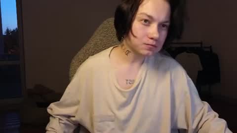 esajukyy online show from July 16, 3:27 pm