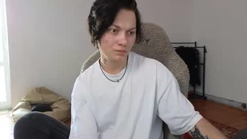 esajukyy online show from July 7, 7:23 am