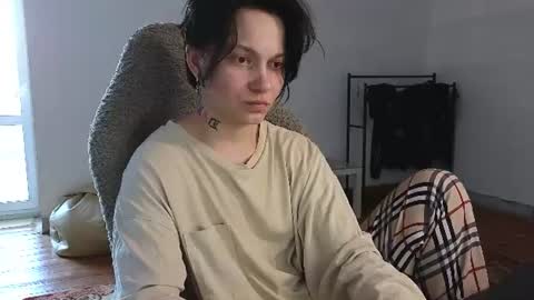 esajukyy online show from June 7, 8:32 am