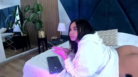 Escarleth online show from June 4, 1:48 pm