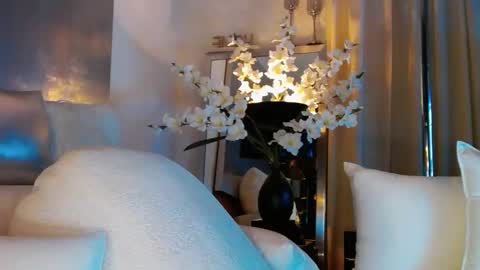 Snapshot of eskeira_ chatting on March 11, 9:48 pm Esther online show from March 11, 9:48 pm