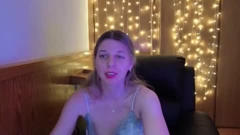 esma347866 online show from May 4, 11:40 pm