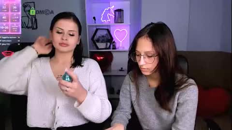 esma_shine online show from November 26, 8:21 pm