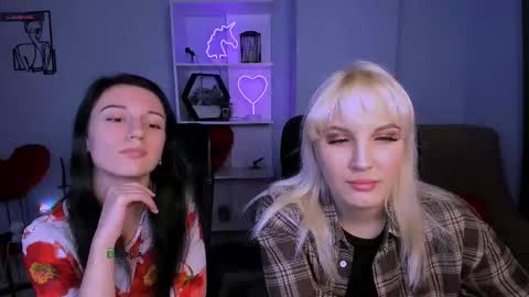 esma_shine online show from November 24, 8:33 pm