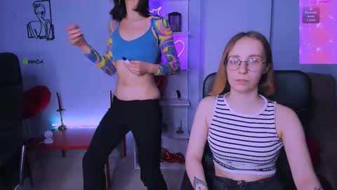 esma_shine online show from November 12, 3:10 pm