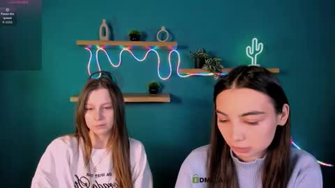 esme_moore_ online show from November 27, 9:23 am