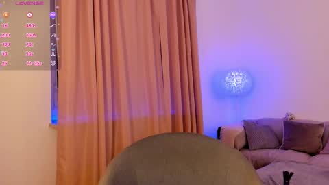 Esmi online show from November 17, 4:19 pm