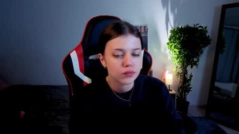 esteria online show from October 9, 12:59 am