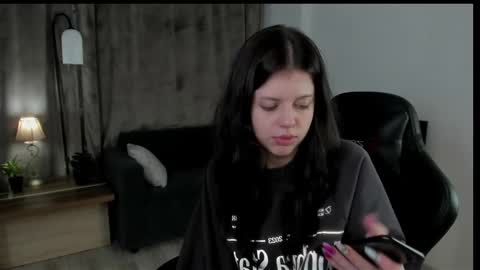 esteria online show from December 8, 7:26 am