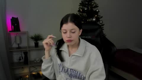 esteria online show from December 21, 10:51 pm