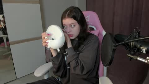 esteria online show from December 9, 1:29 am