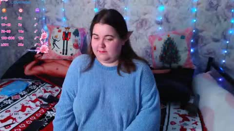 Snapshot of estelle_hicks chatting on December 22, 6:15 pm estelle_hicks online show from December 22, 6:15 pm