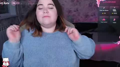 Snapshot of estelle_hicks chatting on October 5, 9:09 pm estelle_hicks online show from October 5, 9:09 pm