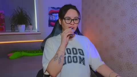 EsterPlayful online show from November 4, 11:48 am